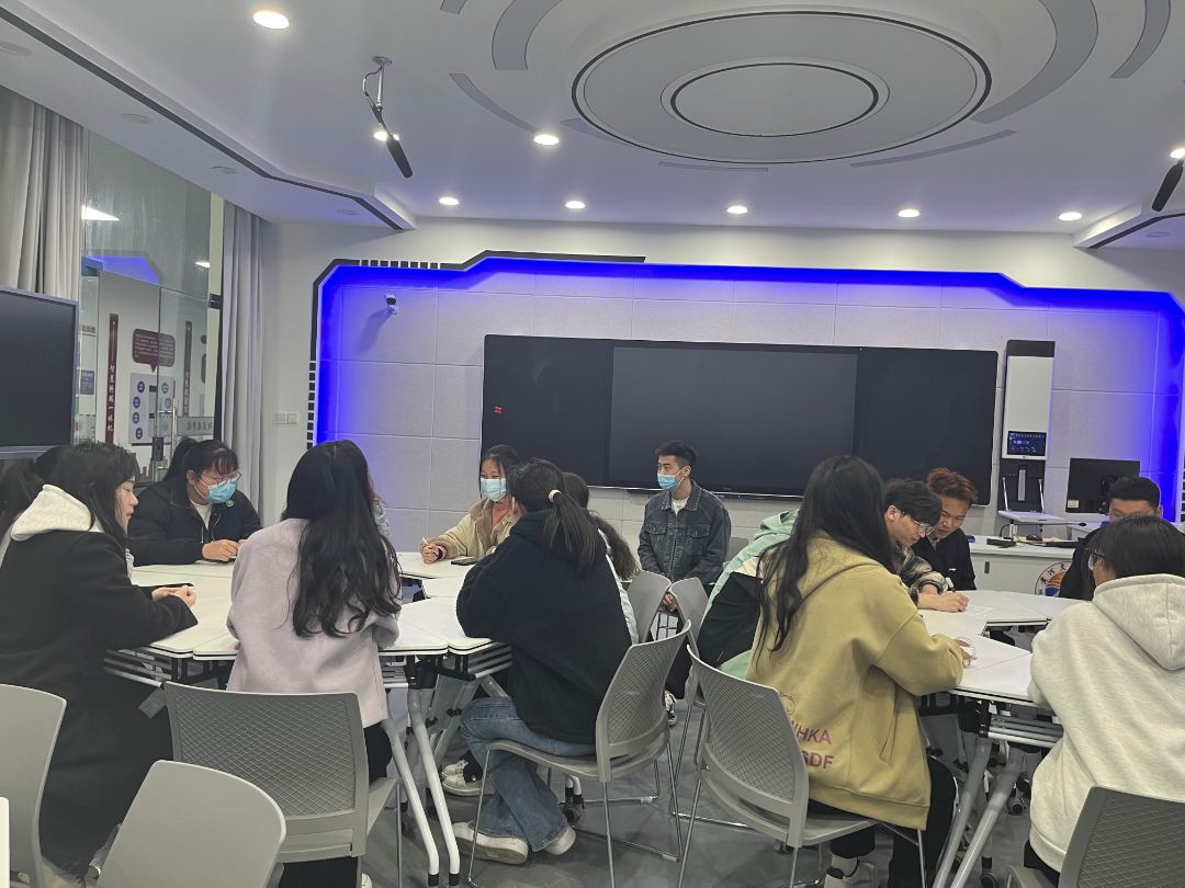 宋奇奇老师.jpg 宋奇奇老师.jpg